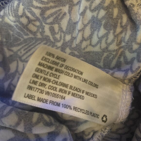 EUC-Lilly Pulitzer Shorts Large - Picture 5 of 5